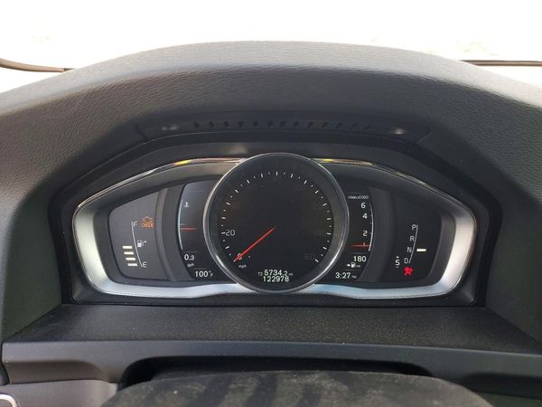 2016 VOLVO V60
