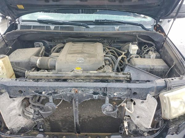 2013 TOYOTA TUNDRA SR5