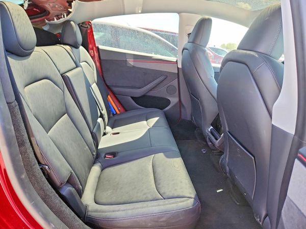 2026 TESLA MODEL Y