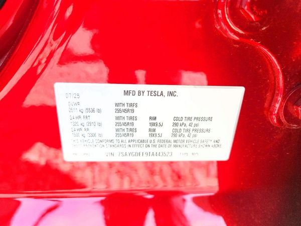 2026 TESLA MODEL Y