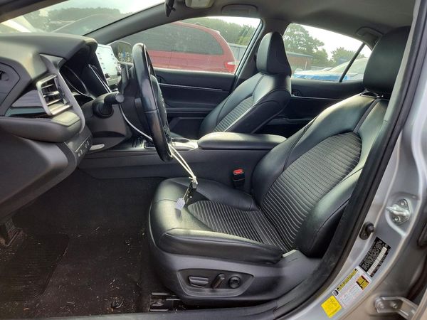 2021 TOYOTA CAMRY SE — DENT