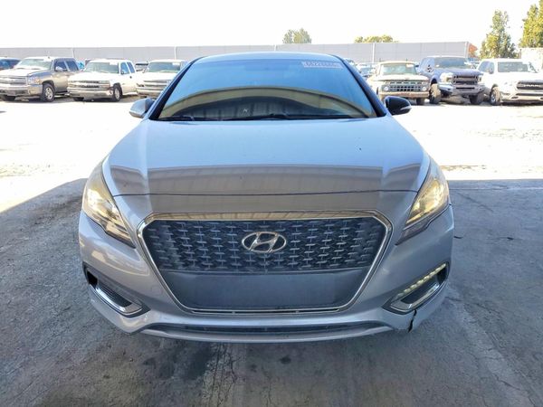 2016 HYUNDAI SONATA GLS (Middle)