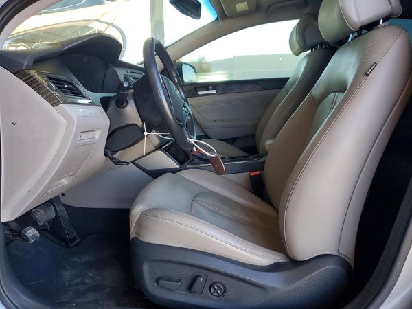 2016 HYUNDAI SONATA GLS (Middle)