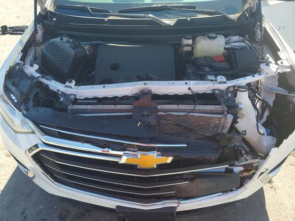 2021 CHEVROLET TRAVERSE LT — Engine bay
