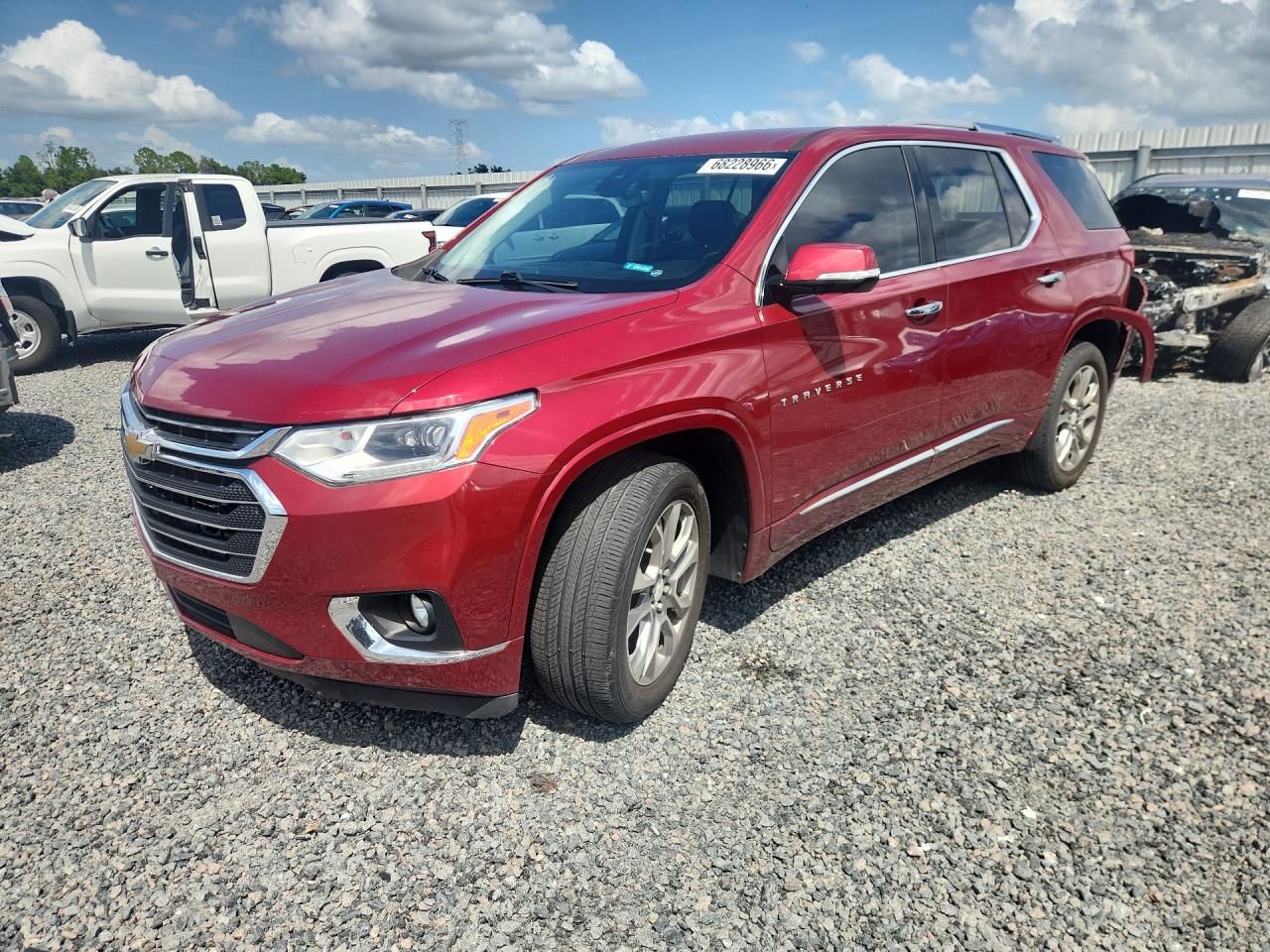 2018 CHEVROLET TRAVERSE Premier — Front 3/4