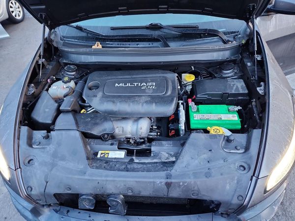 2016 JEEP CHEROKEE — Engine bay