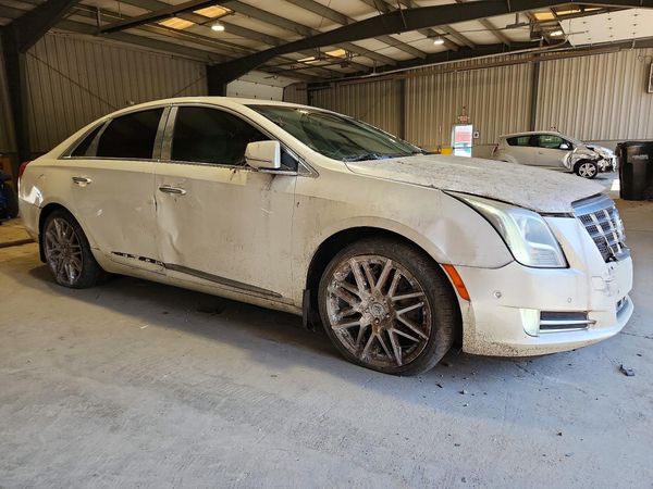 2014 CADILLAC XTS Luxury