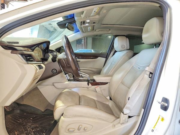 2014 CADILLAC XTS Luxury