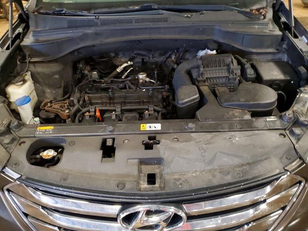 2013 HYUNDAI SANTA FE — Engine bay