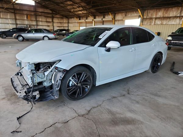 2025 TOYOTA CAMRY