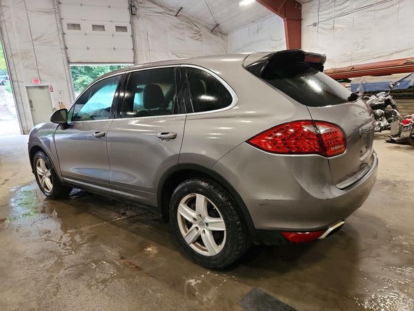 2012 PORSCHE CAYENNE