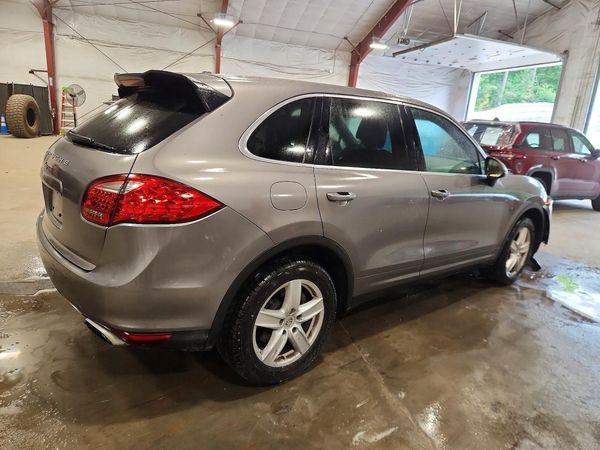 2012 PORSCHE CAYENNE