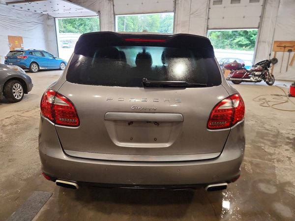 2012 PORSCHE CAYENNE