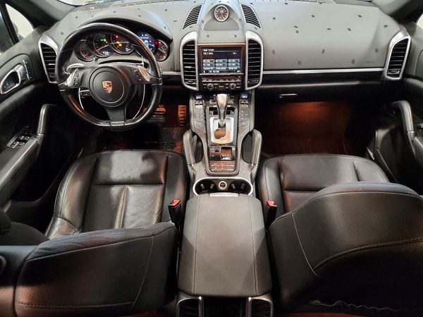 2012 PORSCHE CAYENNE