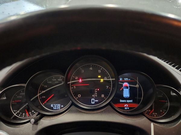 2012 PORSCHE CAYENNE