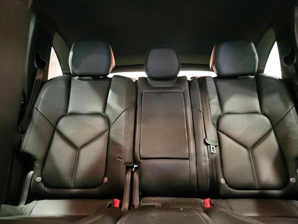 2012 PORSCHE CAYENNE