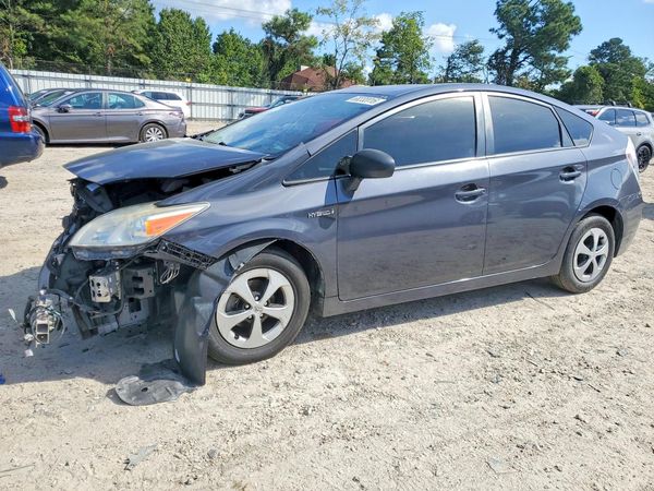 2015 TOYOTA PRIUS