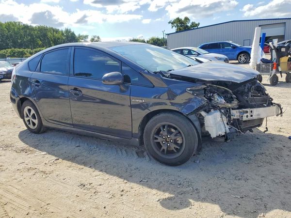 2015 TOYOTA PRIUS