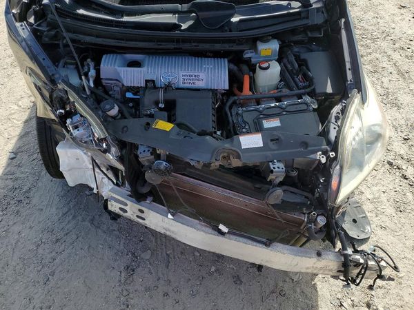 2015 TOYOTA PRIUS
