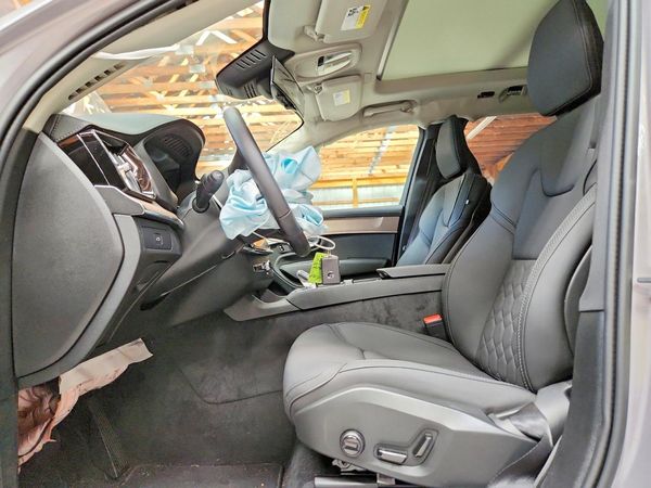 2026 VOLVO XC90 Plus Bright — DENT