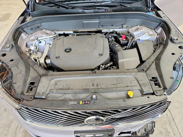 2026 VOLVO XC90 Plus Bright — Engine bay