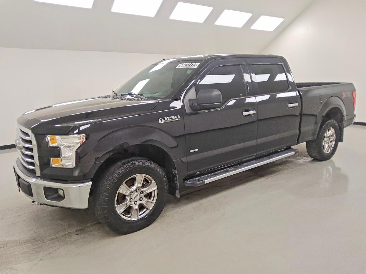 2017 FORD F150 SuperCrew — Front 3/4