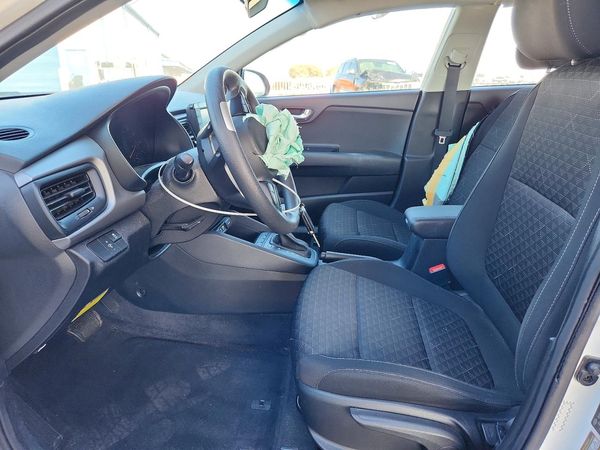 2020 KIA RIO 5-DOOR LX, S
