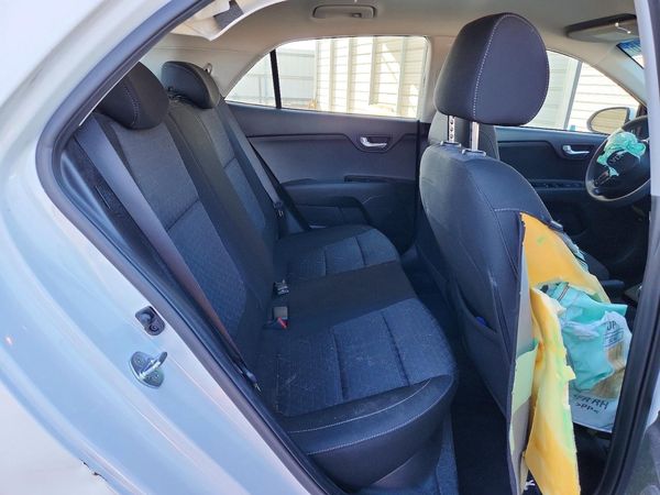 2020 KIA RIO 5-DOOR LX, S