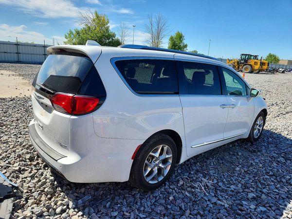 2018 CHRYSLER PACIFICA