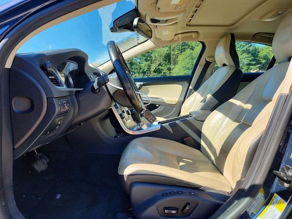 2012 VOLVO S60