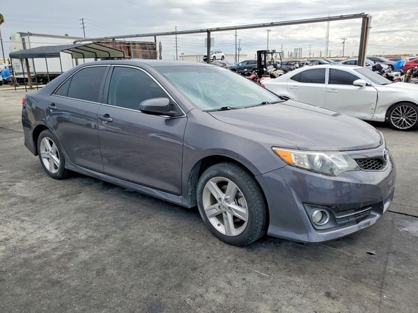 2014 TOYOTA CAMRY