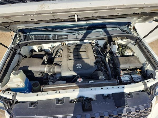 2018 TOYOTA TUNDRA SR/SR5/TRD Pro — Engine bay