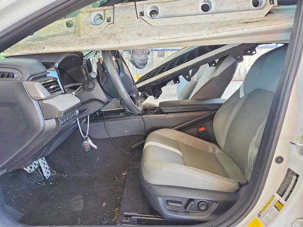 2025 TOYOTA CAMRY — DENT
