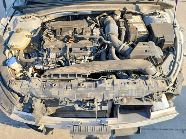 2021 KIA K5 — Engine bay