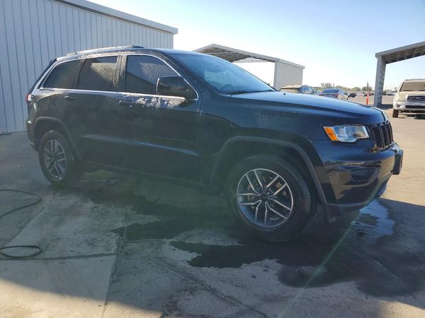 2019 JEEP GRAND CHEROKEE Laredo — Passenger 3/4