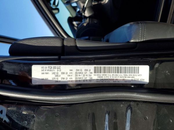 2019 JEEP GRAND CHEROKEE Laredo — VINS