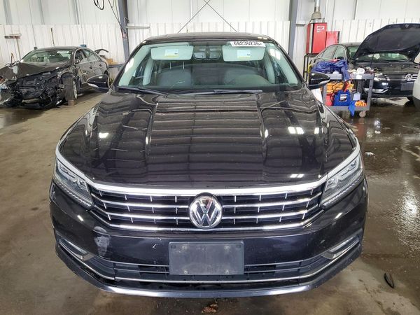 2018 VOLKSWAGEN PASSAT SE, SE w/ Technology
