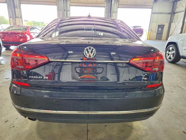 2018 VOLKSWAGEN PASSAT SE, SE w/ Technology
