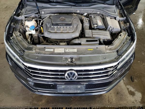 2018 VOLKSWAGEN PASSAT SE, SE w/ Technology