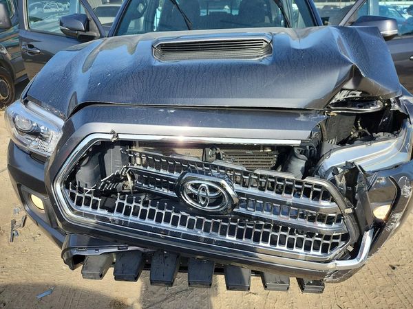 2017 TOYOTA TACOMA