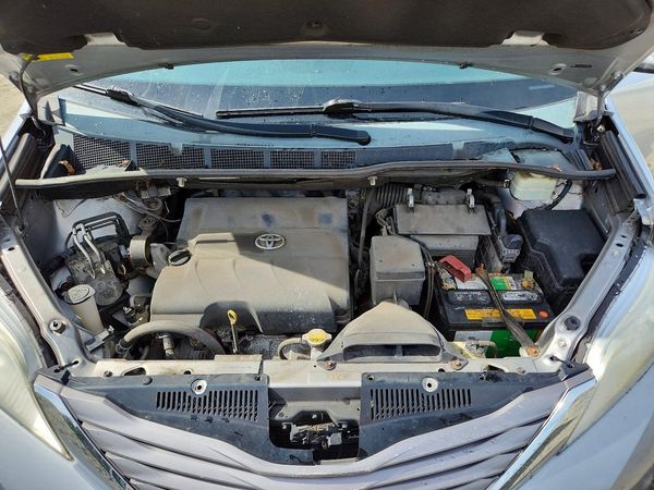 2015 TOYOTA SIENNA
