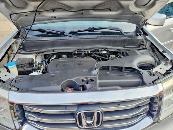 2013 HONDA PILOT EX-L — Engine bay
