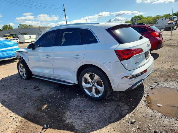 2021 AUDI Q5 quattro Prestige