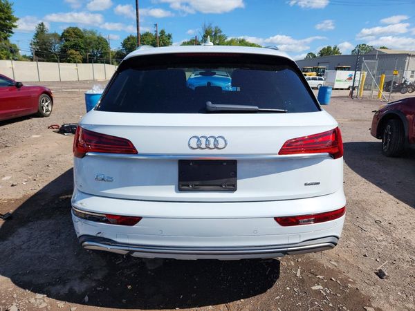 2021 AUDI Q5 quattro Prestige