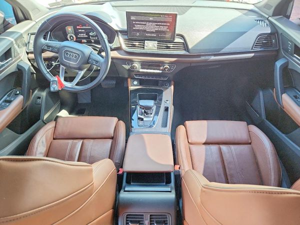 2021 AUDI Q5 quattro Prestige