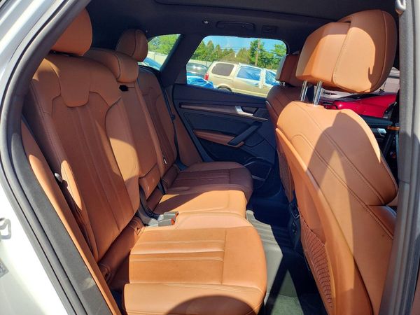 2021 AUDI Q5 quattro Prestige