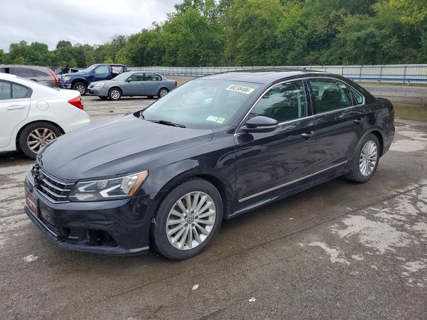 2017 VOLKSWAGEN PASSAT — DSFA — Front 3/4