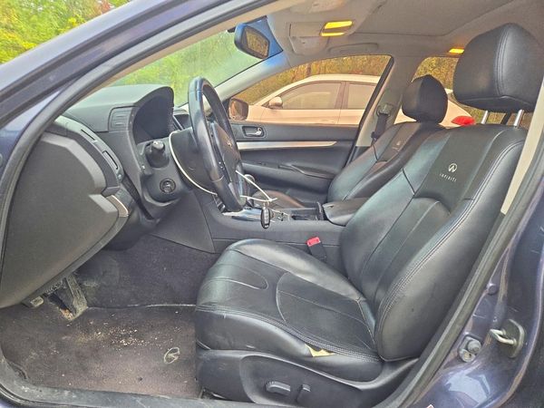 2013 INFINITI G37 — DENT