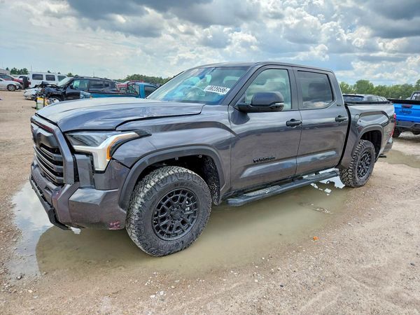 2026 TOYOTA TUNDRA