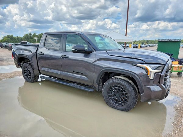 2026 TOYOTA TUNDRA